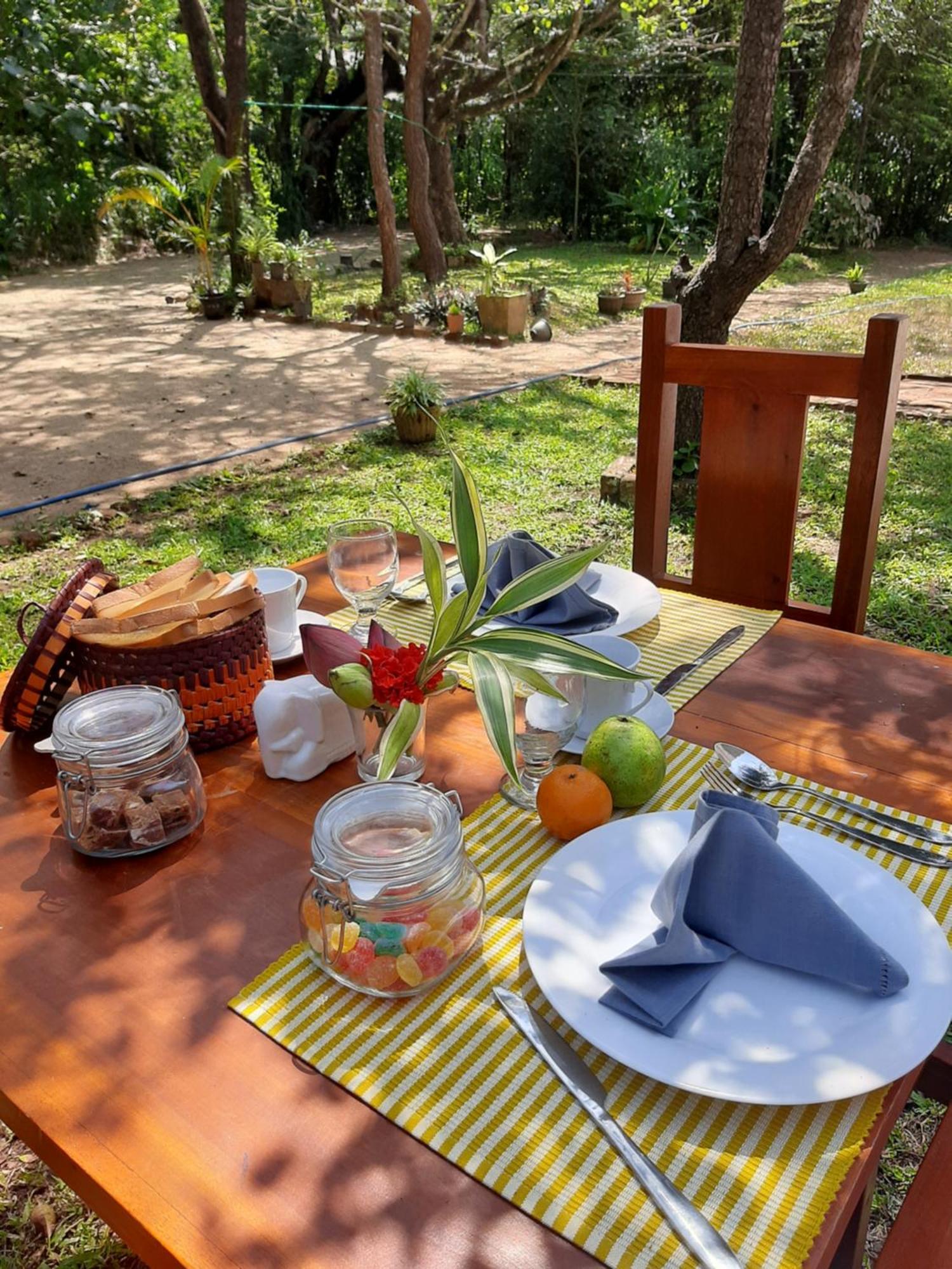 Hotel Chanara Sigiriya Luaran gambar